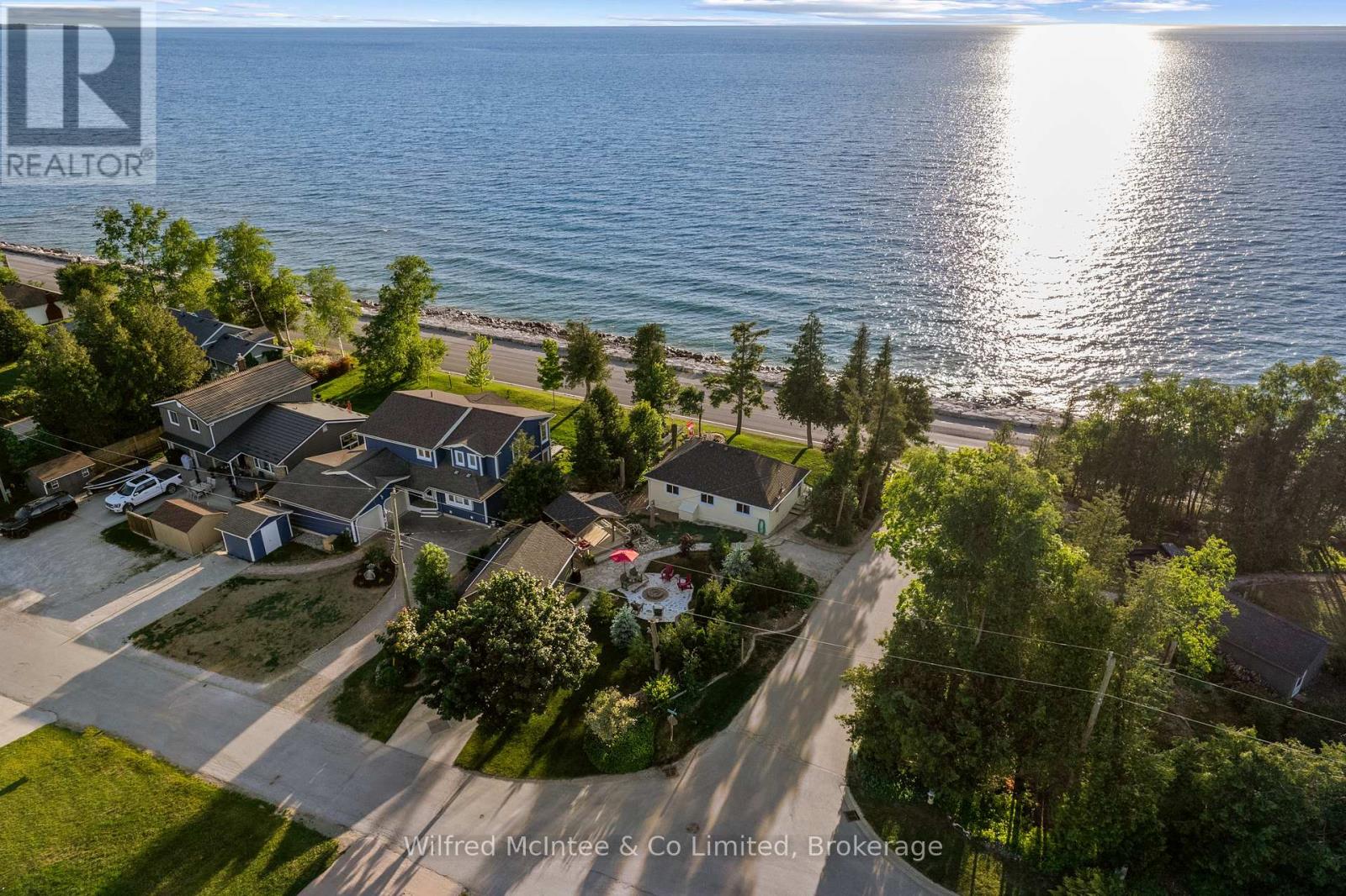 43 FENTON DRIVE