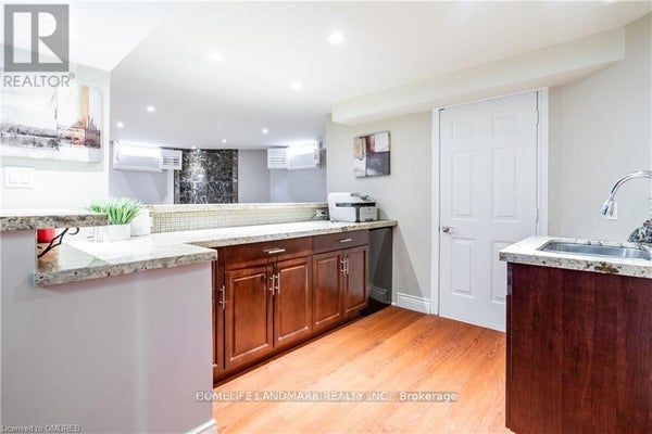 2384 Parkglen Ave, Oakville (Wm Westmount), ON 5