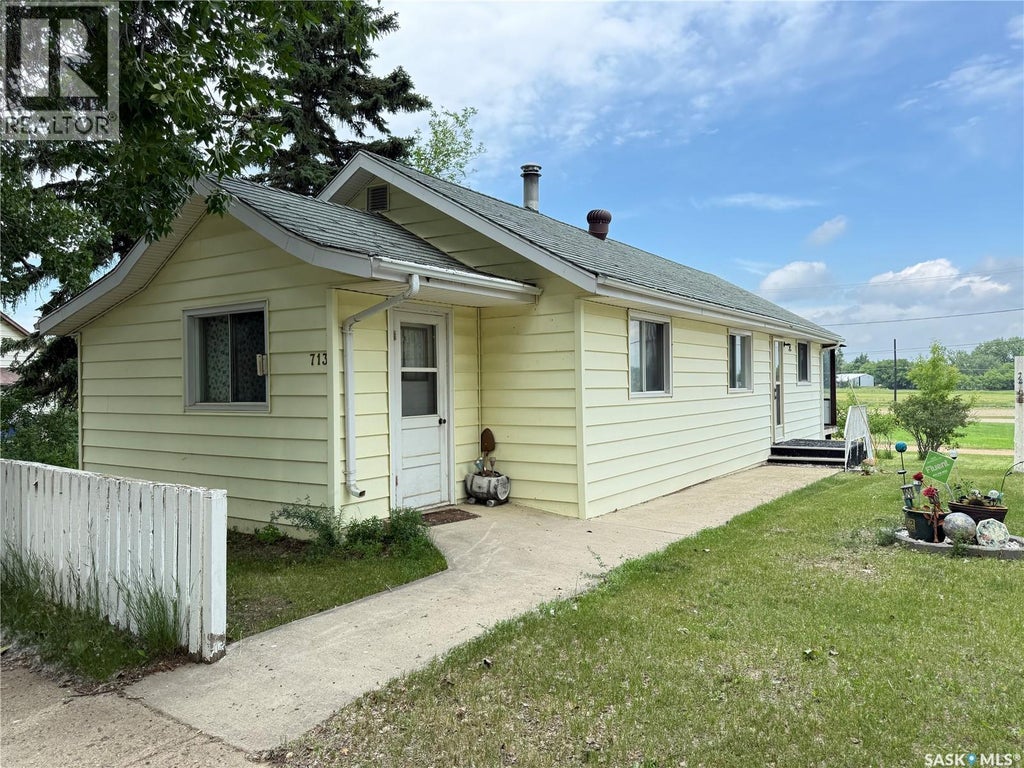 713 HEALY AVENUE, RADVILLE, SK S0C 2G0 - Image 4098868662.jpeg?d=l