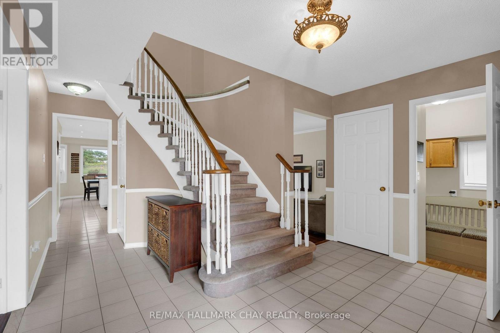 35 GRASETT CRESCENT