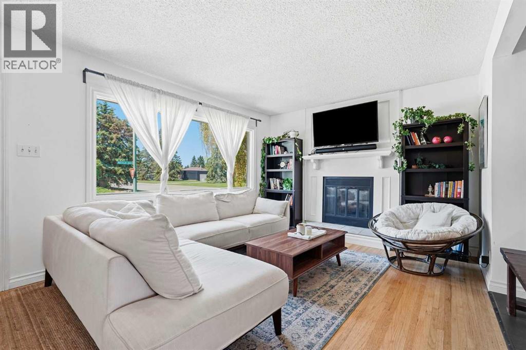 96 Waterloo Drive SW
