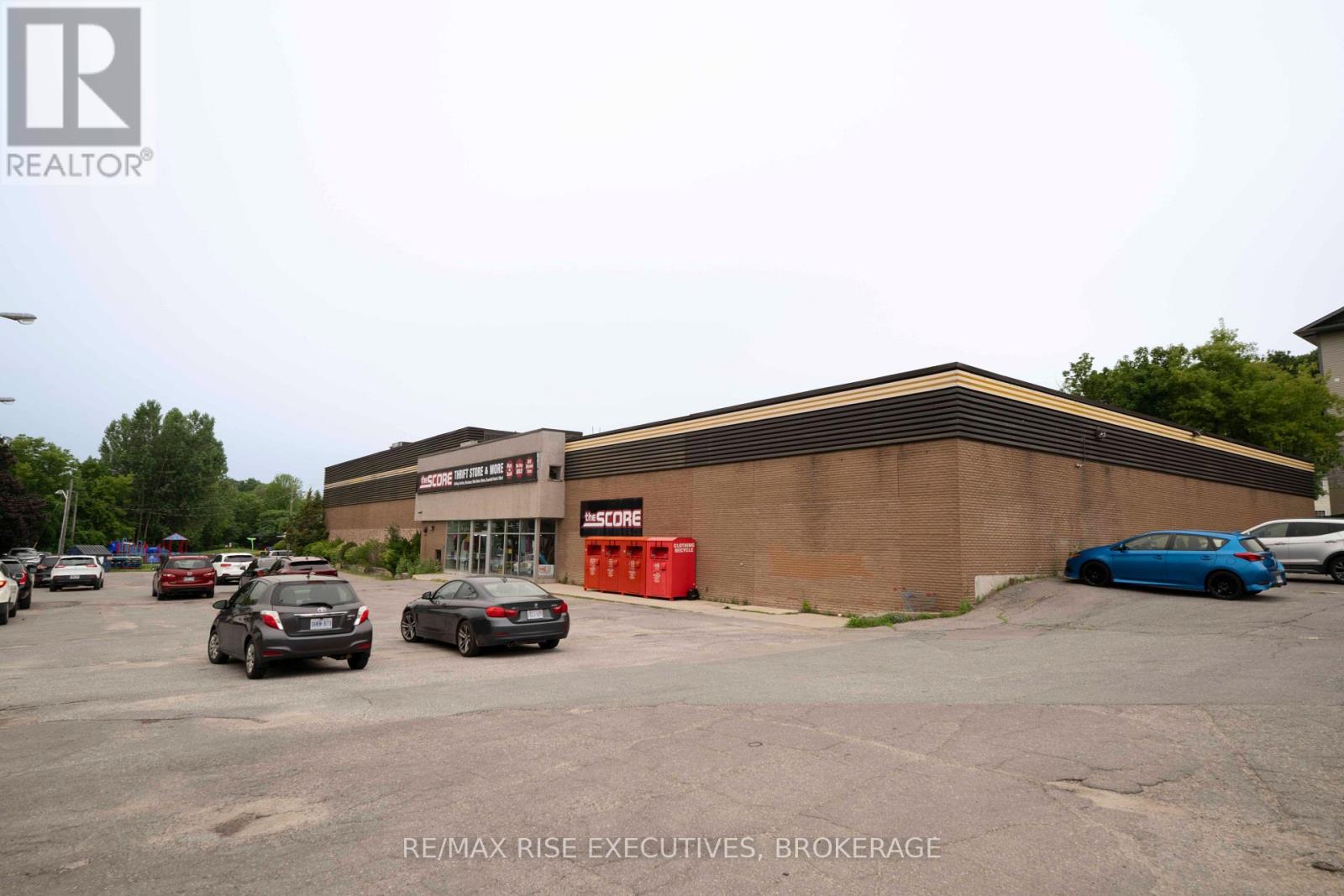 260 KING STREET W