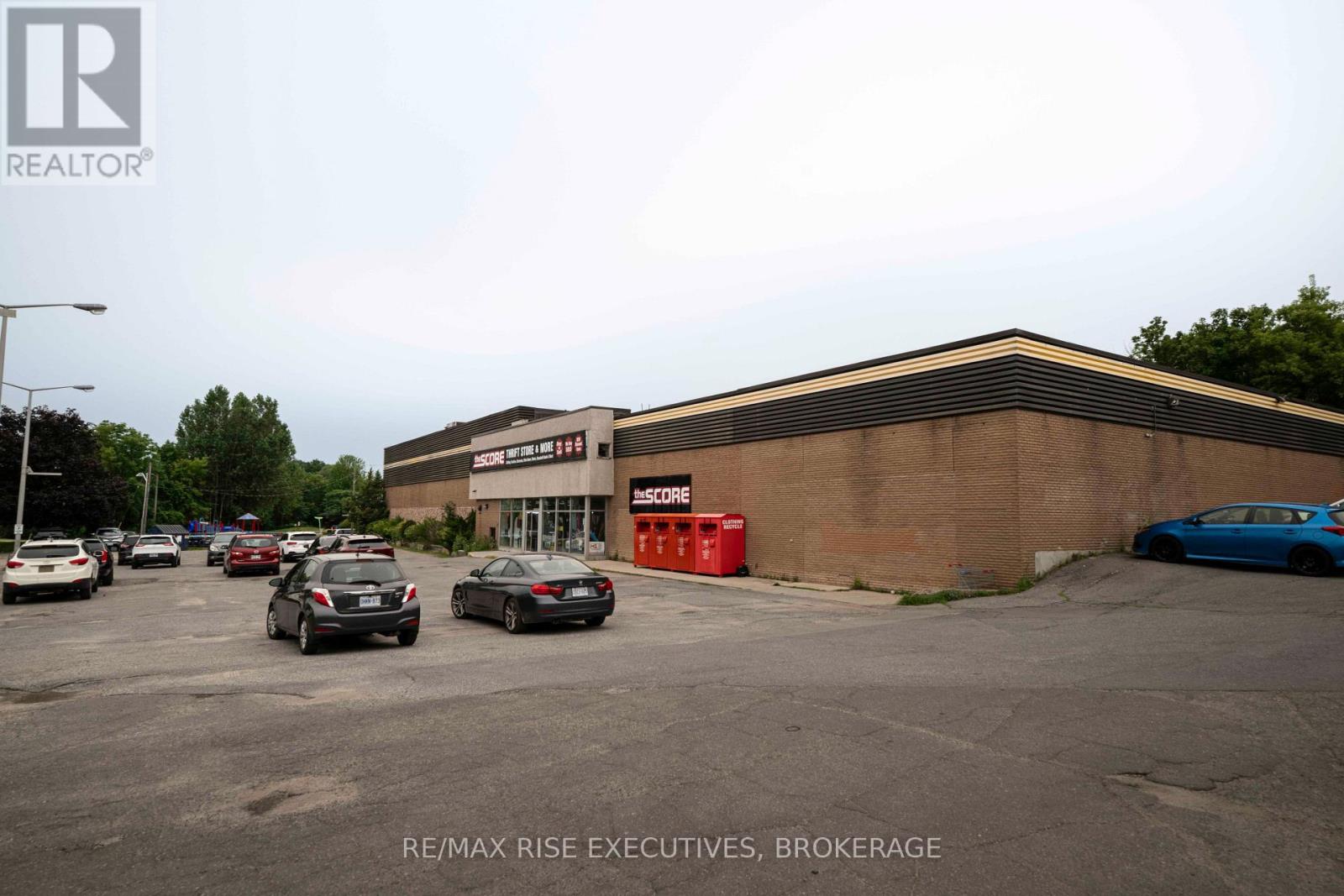 260 KING STREET W