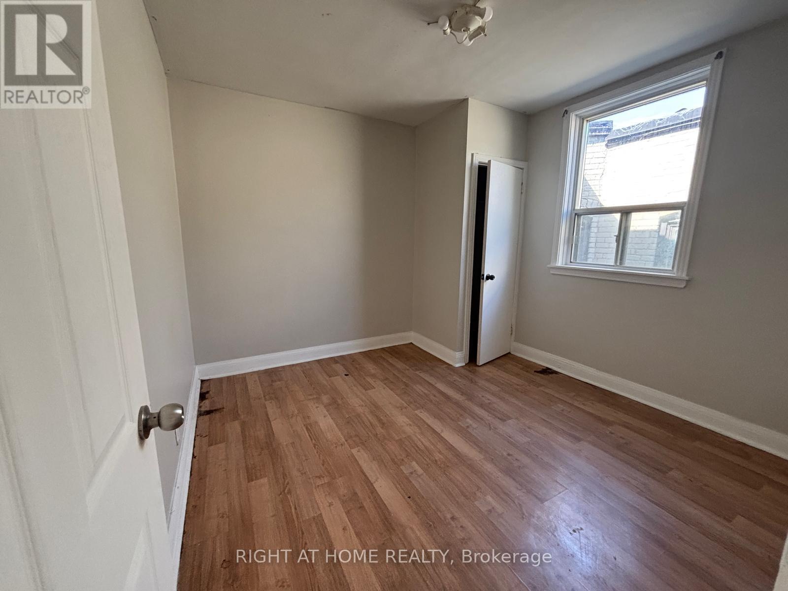 UNIT 1 UPPER - 503 OAKWOOD AVENUE