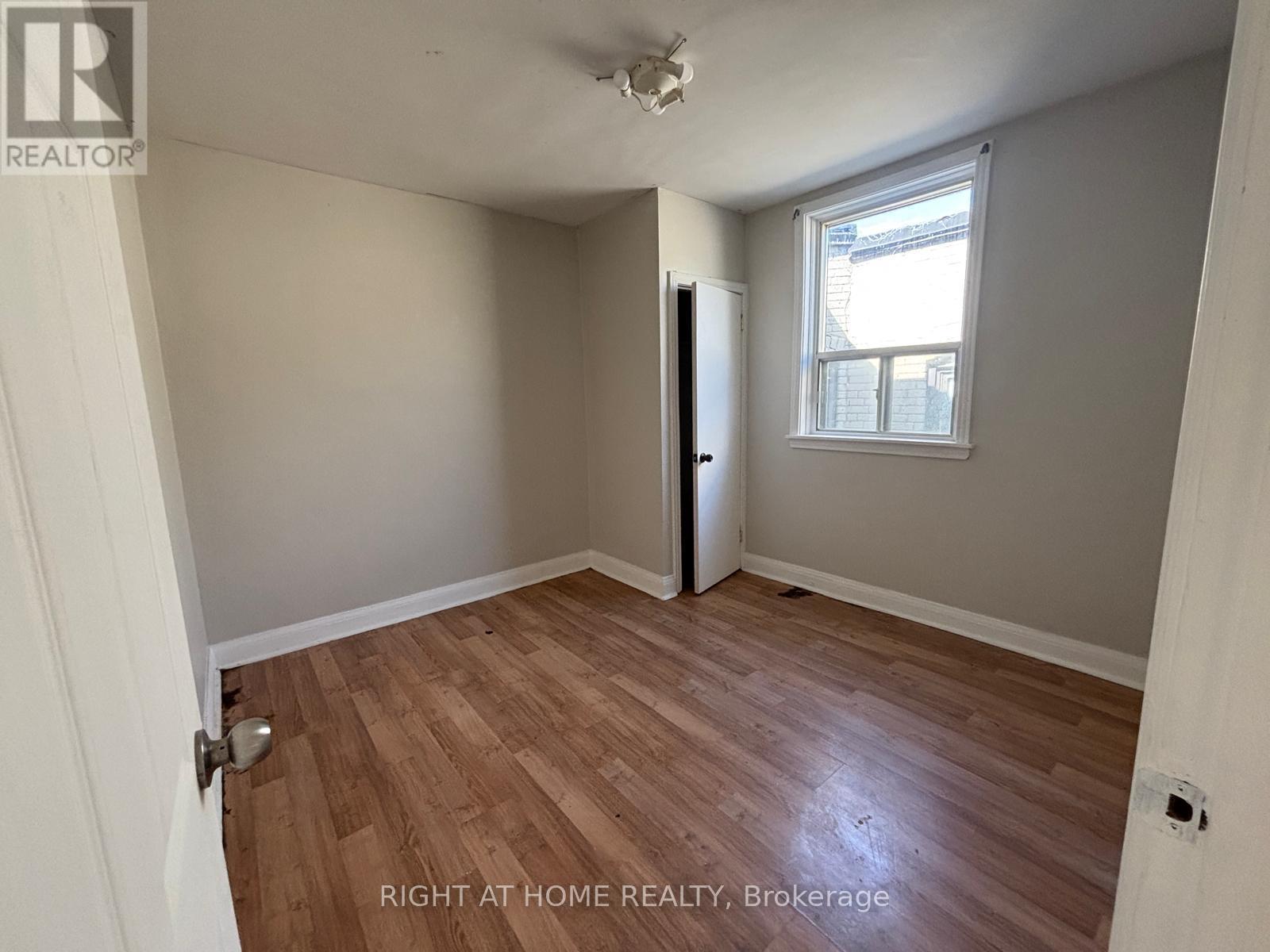 UNIT 1 UPPER - 503 OAKWOOD AVENUE