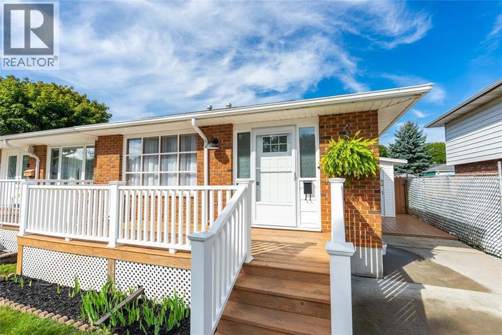 Photo 1 of 40 — 731 HILLARY STREET, Sarnia, ON N7T 7T7