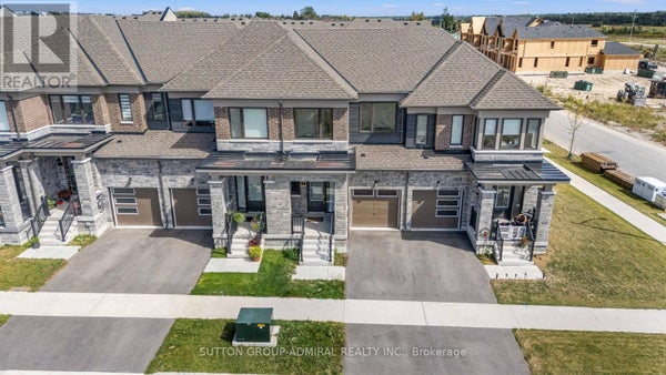 4 Rochester Dr, Barrie, ON 2