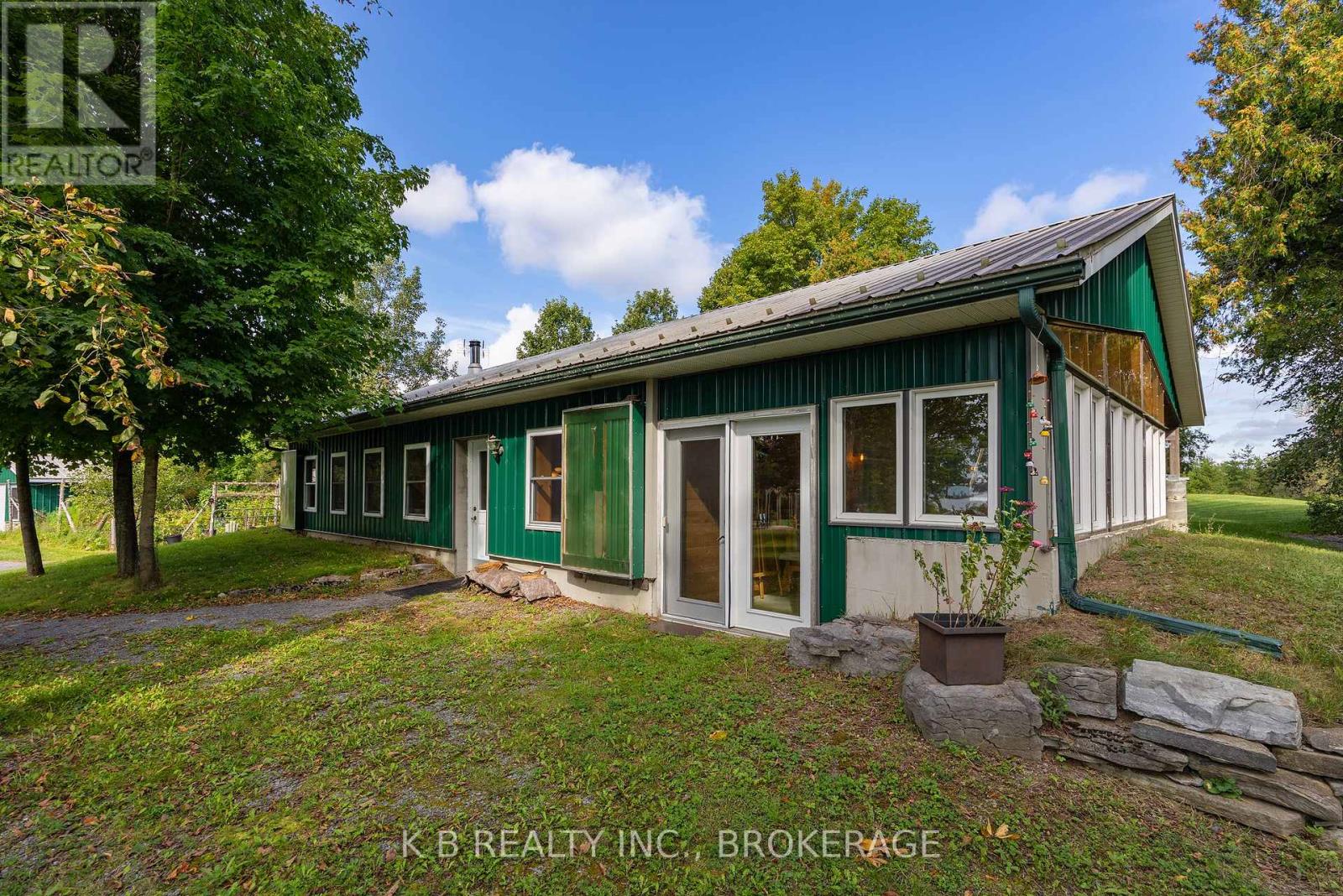 387 CHRISTIAN LANE