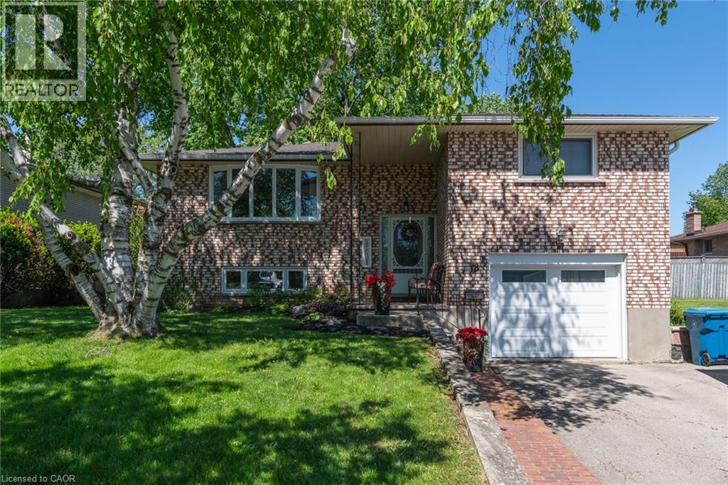 18 MAYBERRY PLACE