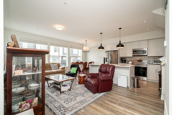 42 8372 202B Street, Langley, BC 5