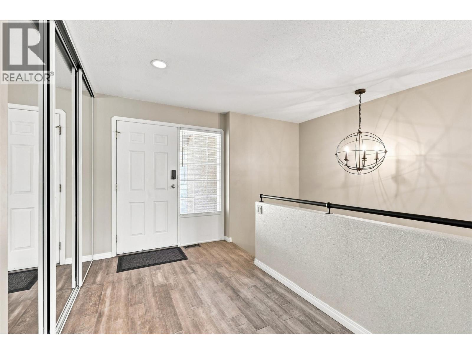 15 HUDSONS BAY Trail Unit# 305
