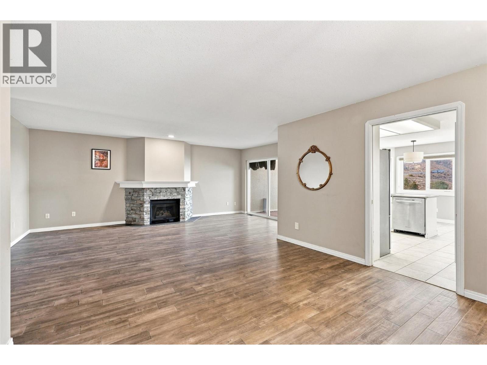 15 HUDSONS BAY Trail Unit# 305