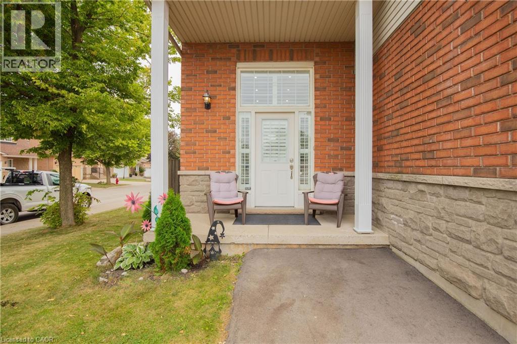 73 APPLEBLOSSOM Drive