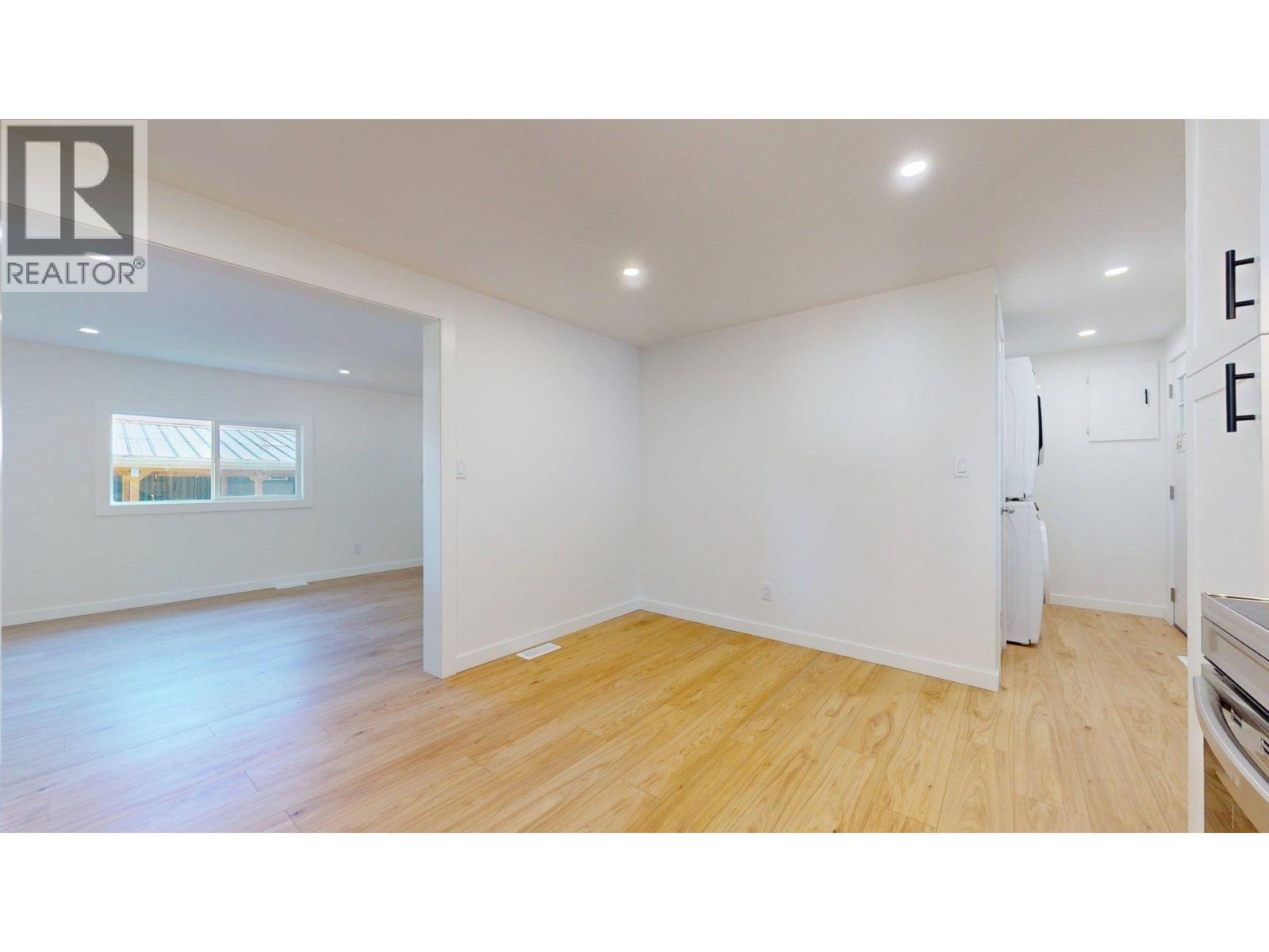 172 1830 MAMQUAM ROAD