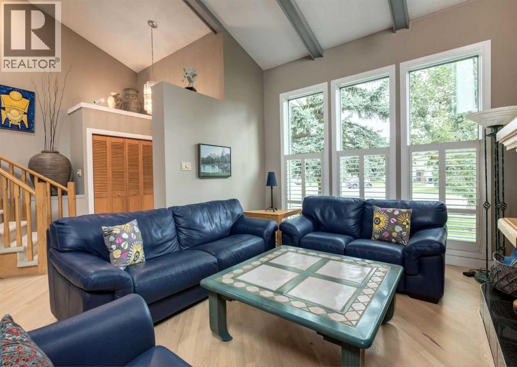 111 Hawksbrow Drive NW