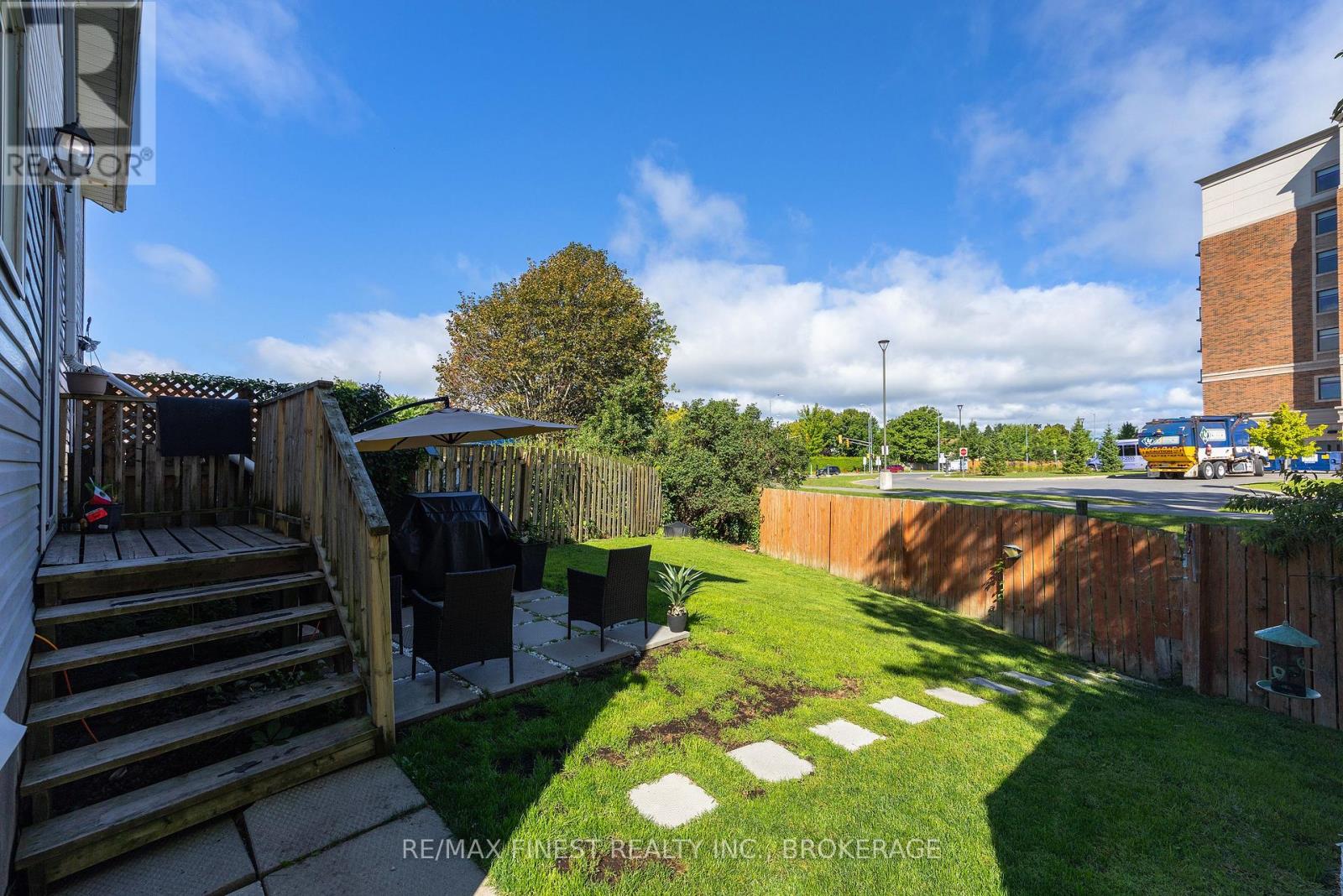 944 UXBRIDGE CRESCENT