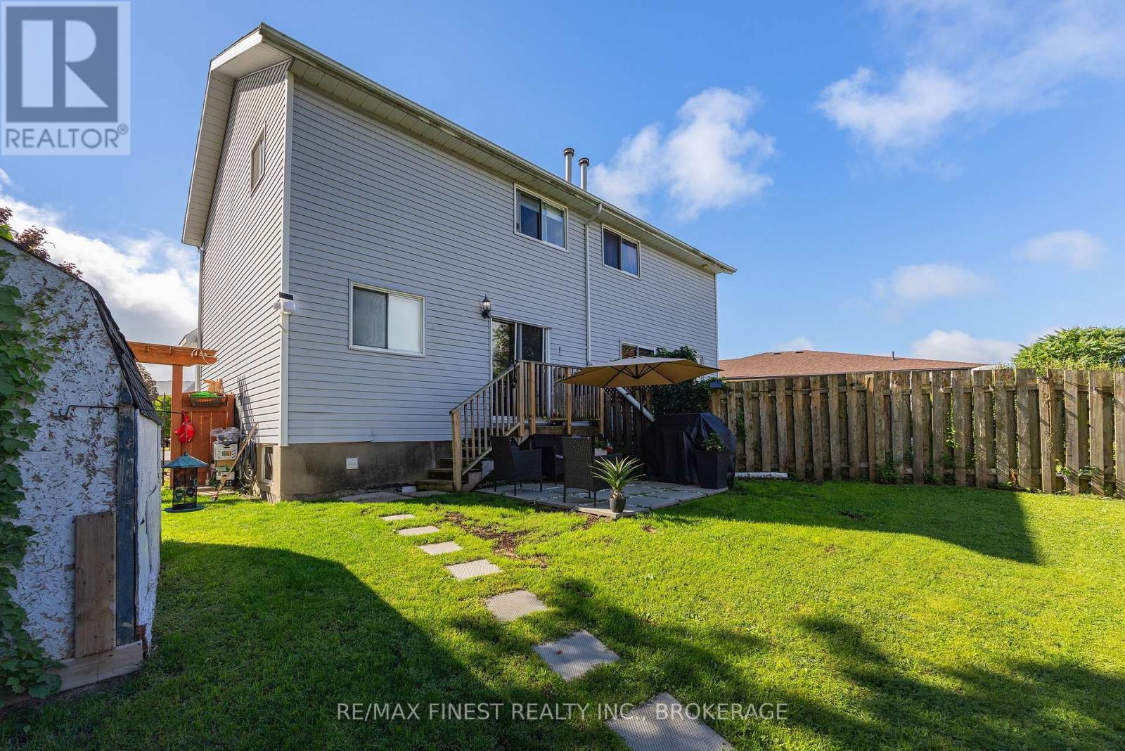 944 UXBRIDGE CRESCENT
