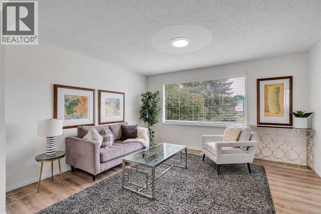 27 Dovercrest Way SE