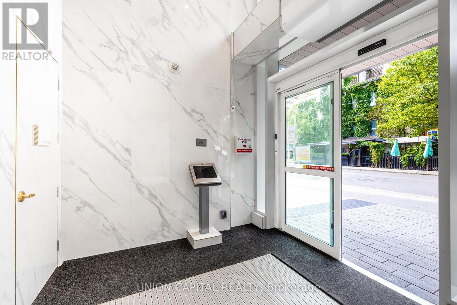 PH01 - 85 WOOD STREET
