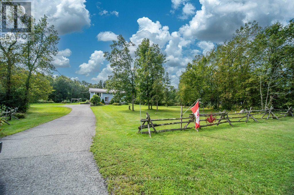 4524 COUNTY RD 1 E