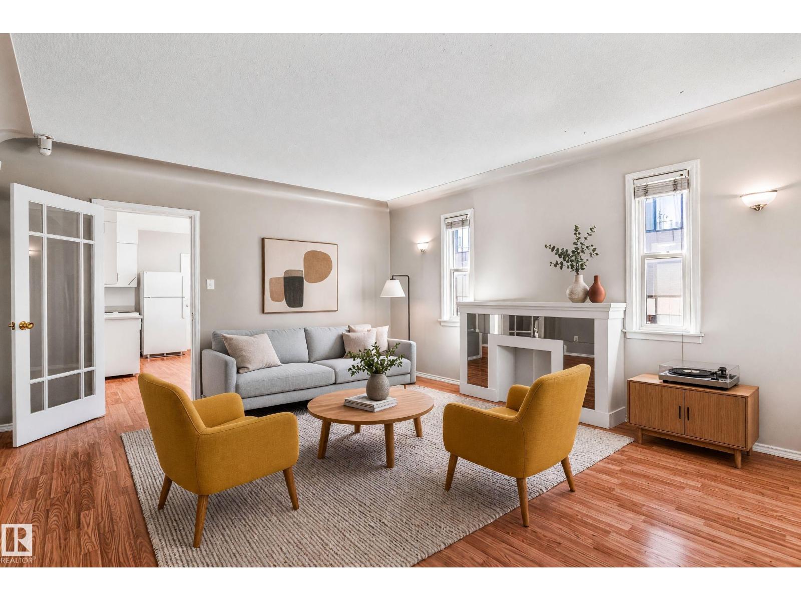 11811 70 ST NW