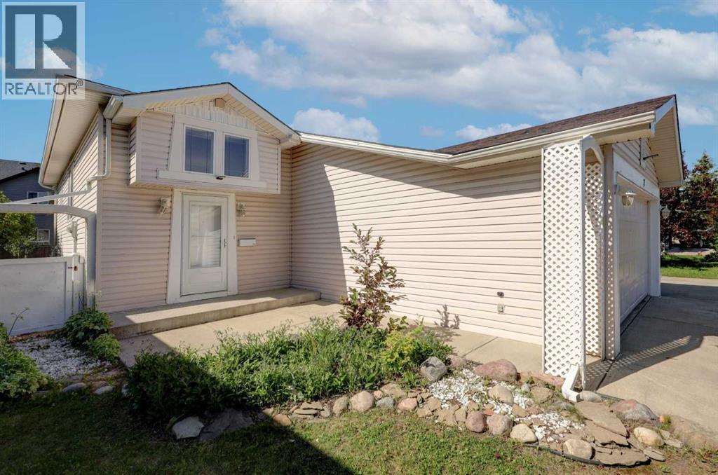 7 Canoe Close