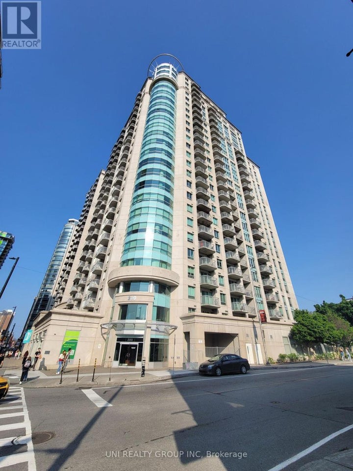 Photo 1 of 40 — 302 - 200 RIDEAU STREET, Ottawa, ON K1N 5Y1