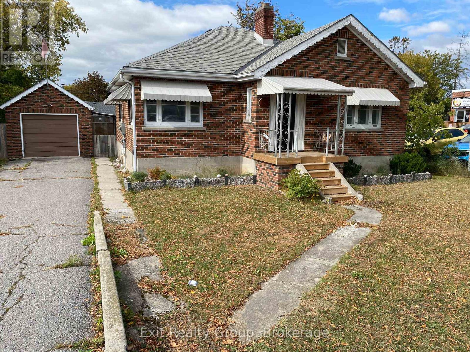 236 NORTH FRONT STREET
