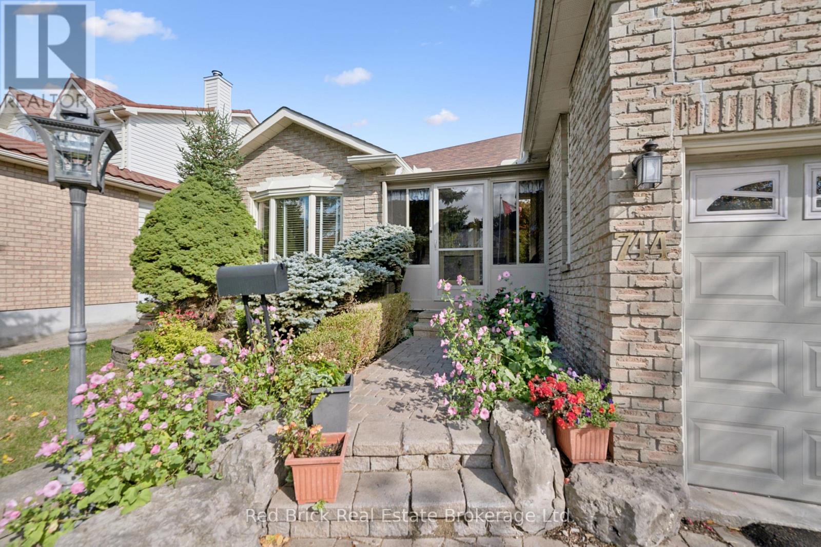 744 WOODHILL DRIVE