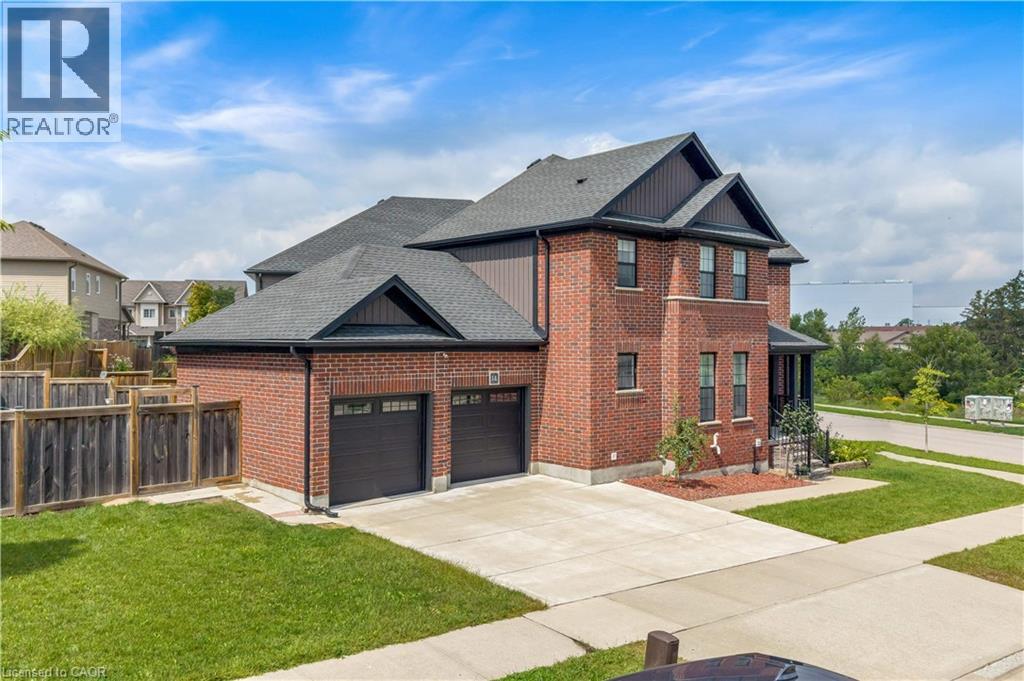 14 MARIANNE DORN Trail