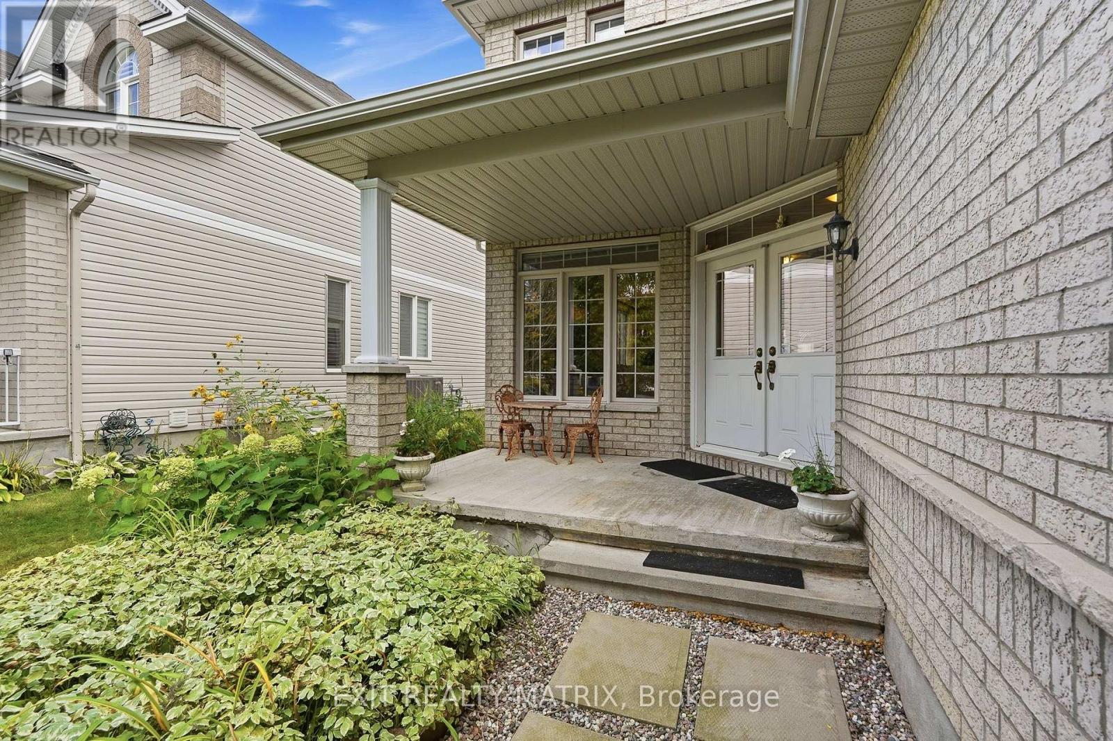 2310 GLANDRIEL CRESCENT - Photo 3
