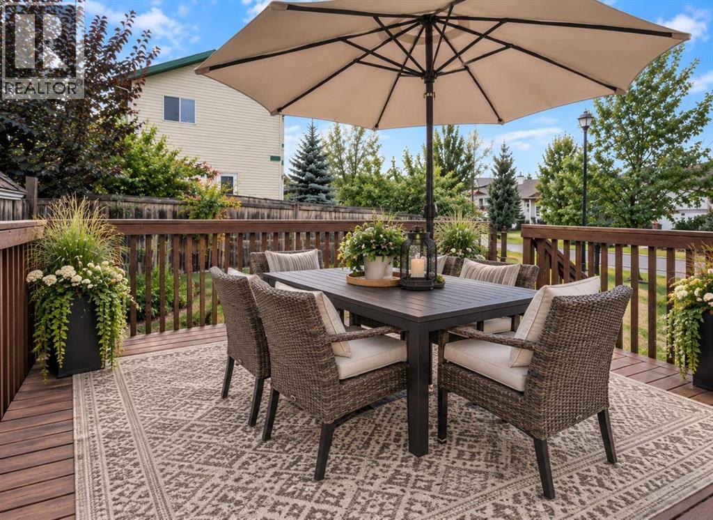 16 Canoe Close SW