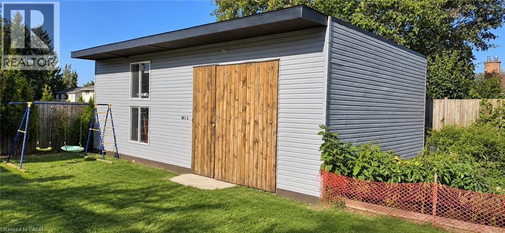 107 ELGIN Crescent