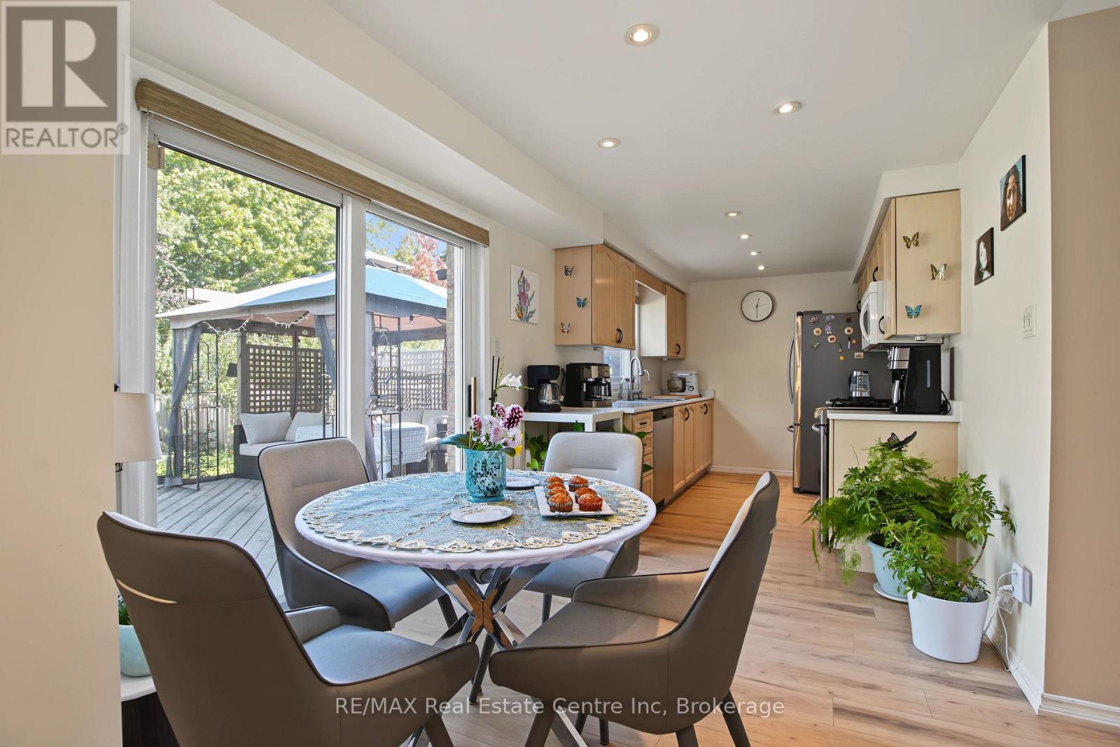 210 ELMIRA ROAD S