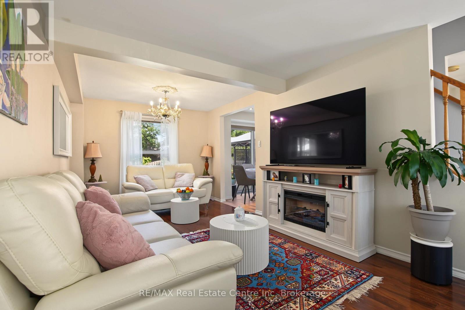 210 ELMIRA ROAD S