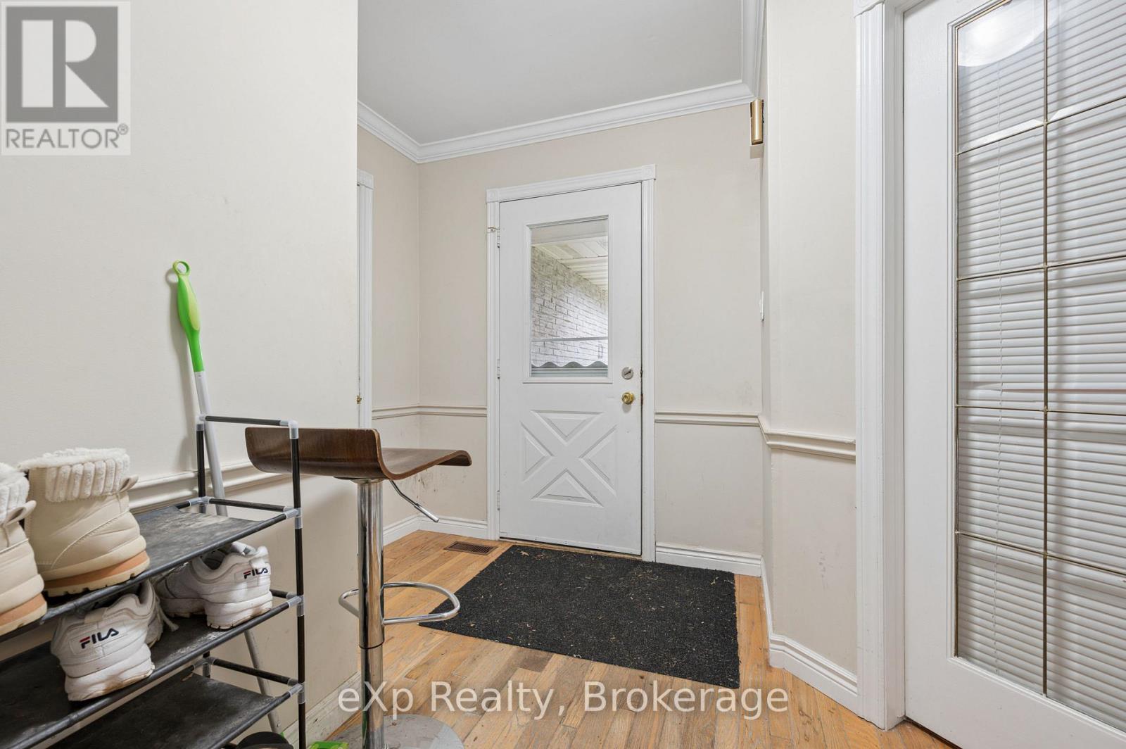 39 KEATS CRESCENT