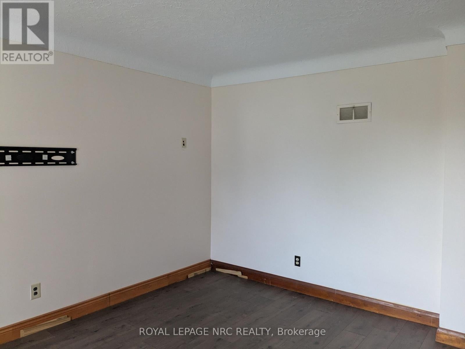 UPPER - 187 NEFF STREET