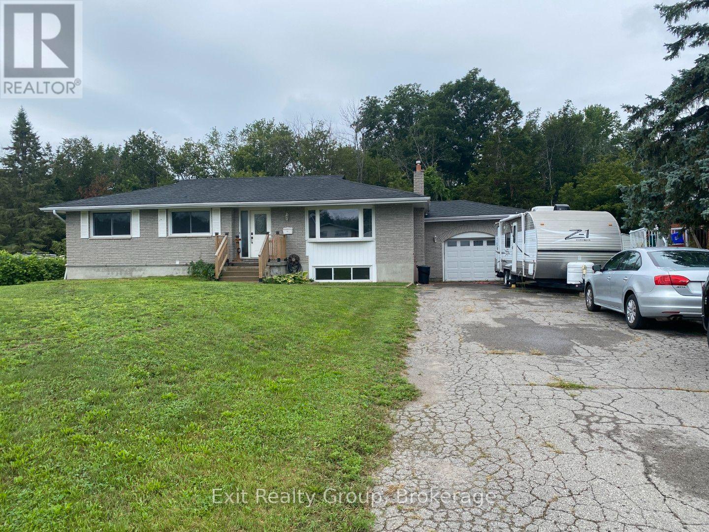 130 PETERSON STREET - Photo 2