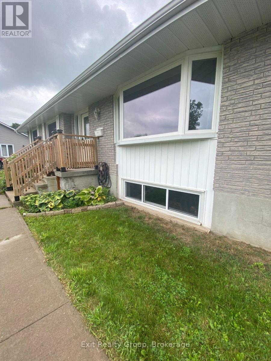 130 PETERSON STREET - Photo 4