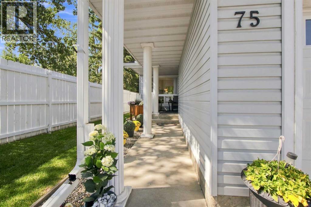 75 Lincoln Manor SW
