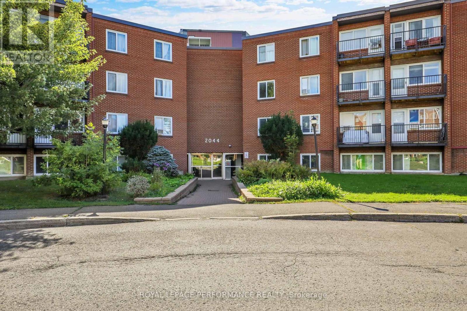 208C - 2044 ARROWSMITH DRIVE