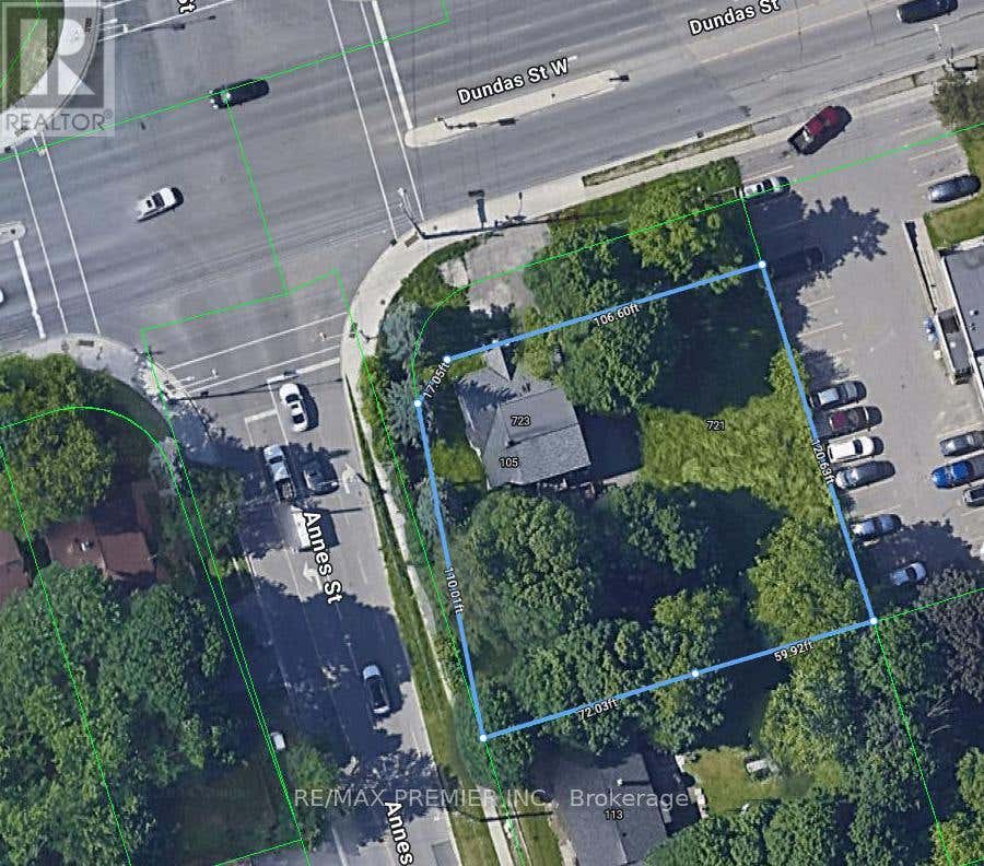 723 DUNDAS STREET W