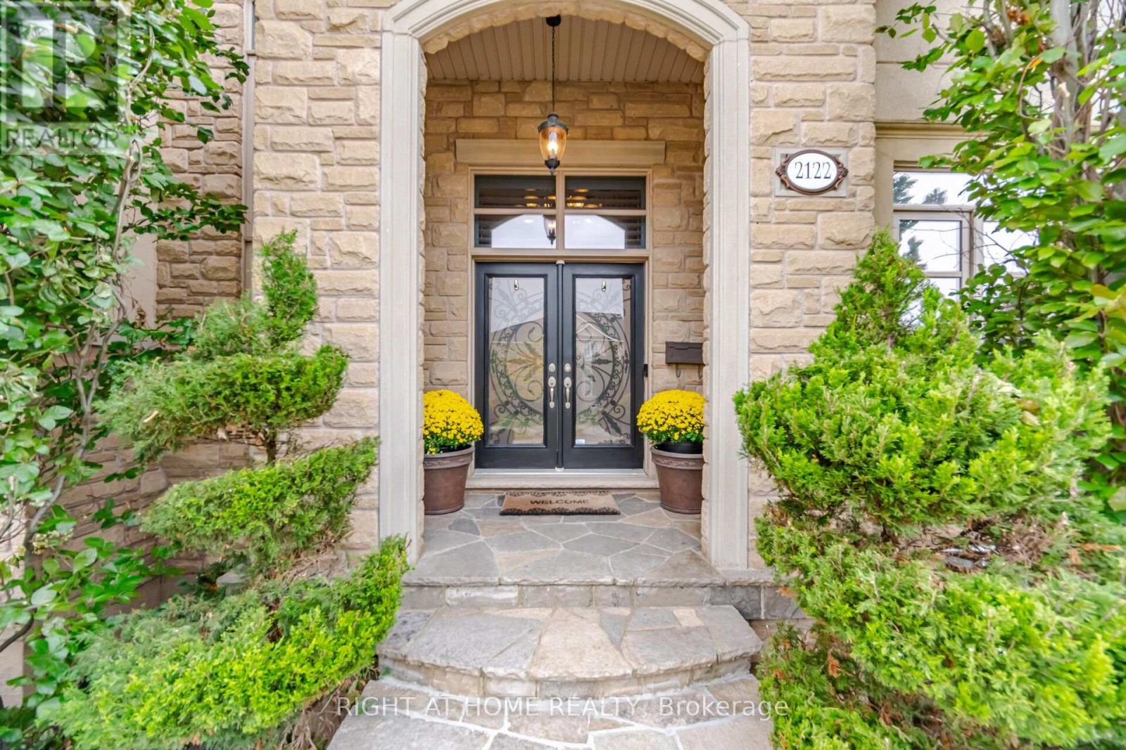 2122 LAW HILL GATE