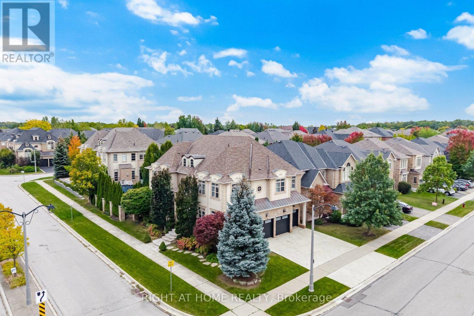 2122 LAW HILL GATE