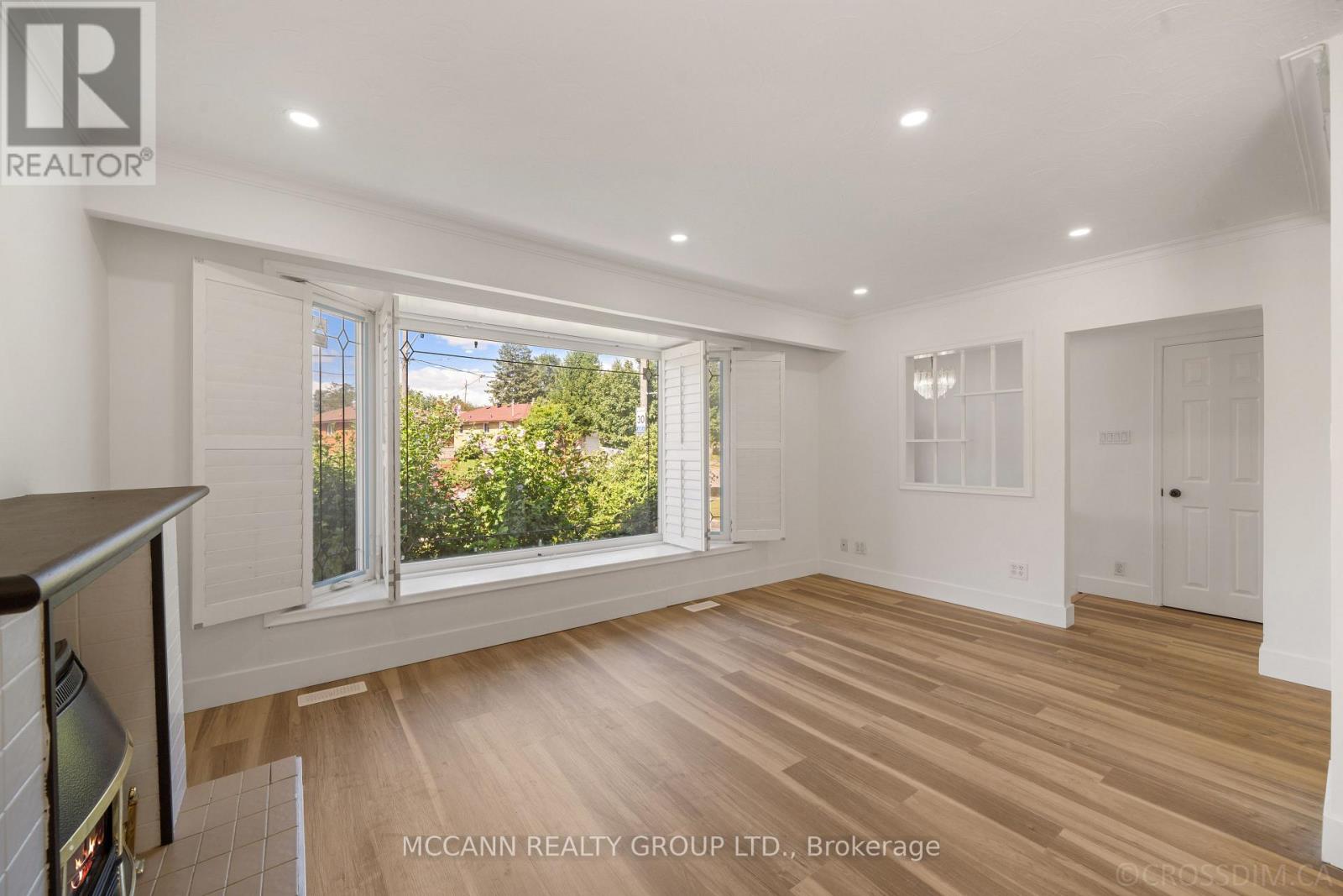 17 BARLOW ROAD
