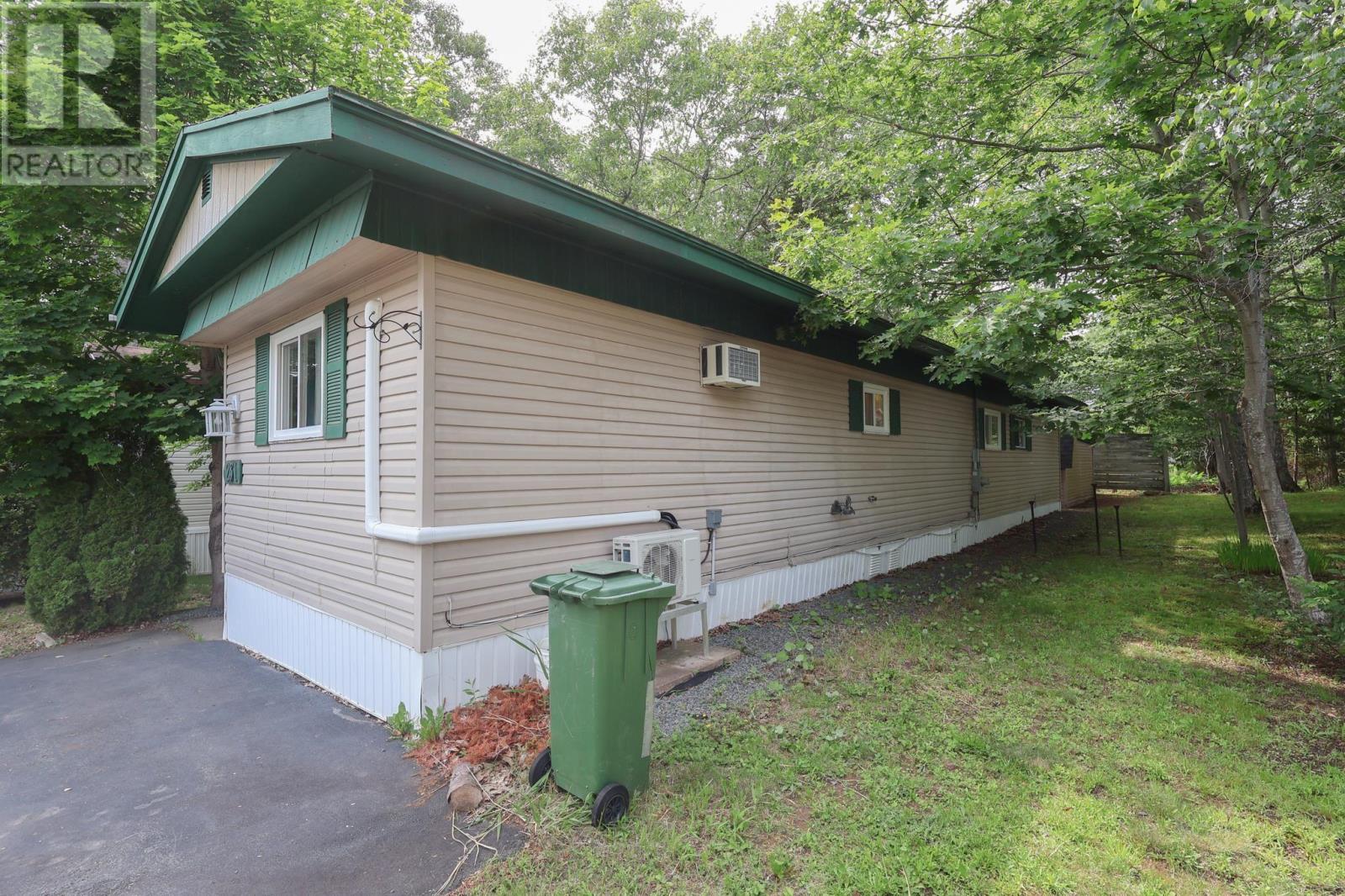 231 Seasons Drive - Photo 2