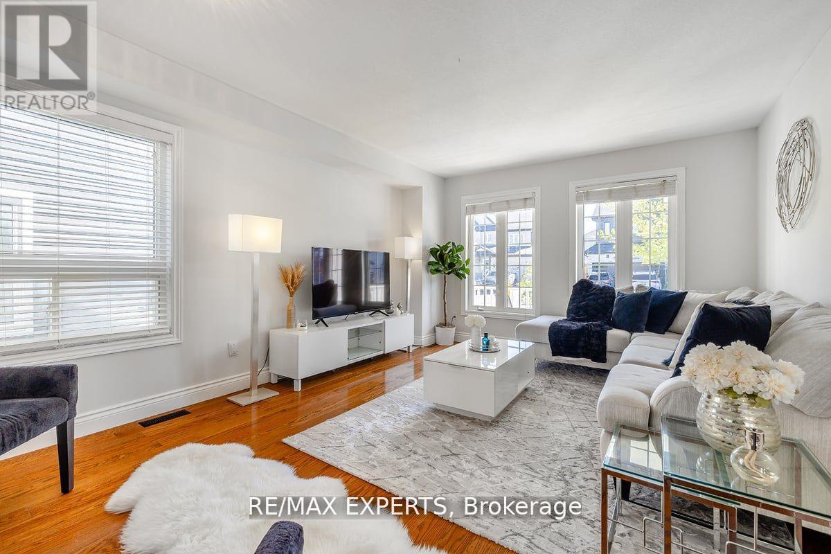 10 SNOWDEN AVENUE