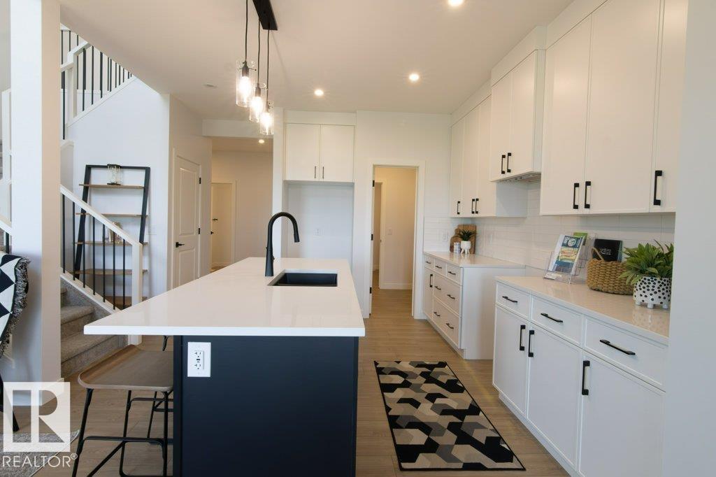 37 AXELWOOD CR