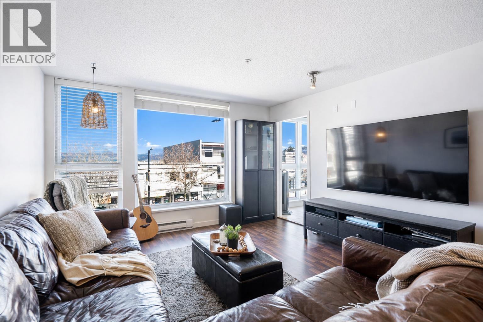 310 2636 E HASTINGS STREET