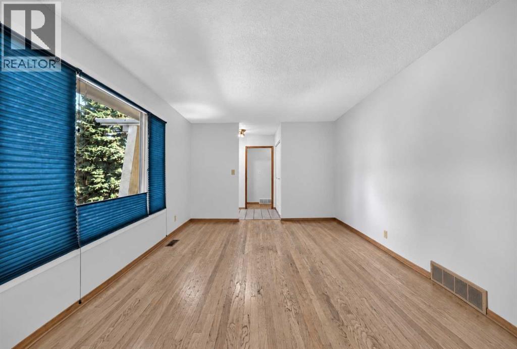 112 Queensland Place SE